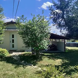 Appartement Chez Chapelle In The Heart Of The Gascony With Pool And Hot Tub, Auch
