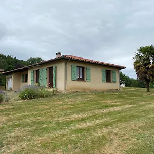 Hébergement de vacances Maison En Campagne Avec Vue Sur Les Pyrénées, Estampes